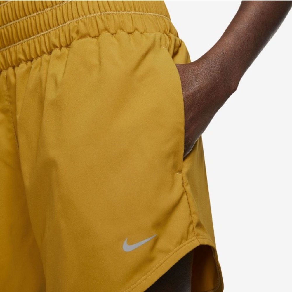 NIKE One Women's Dri-FIT Ultra High-Waisted 3" Brief-Lined Shorts - Picture 4 of 12